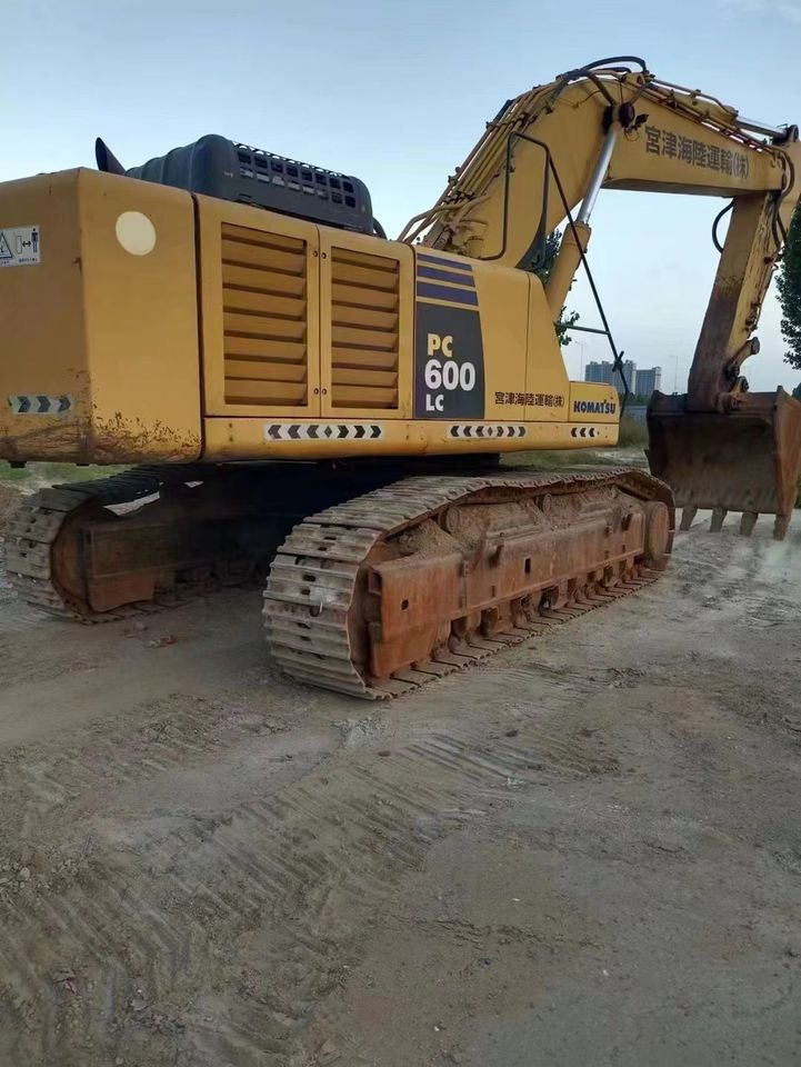 Original Good Condition USED Excavator PC600LC-8 60 Ton Excavator Crawler Excavator for Komatsu on Sale - Гусеничний екскаватор: фото 2 Original Good Condition USED Excavator PC600LC-8 60 Ton Excavator Crawler Excavator for Komatsu on Sale - Гусеничний екскаватор: фото 2