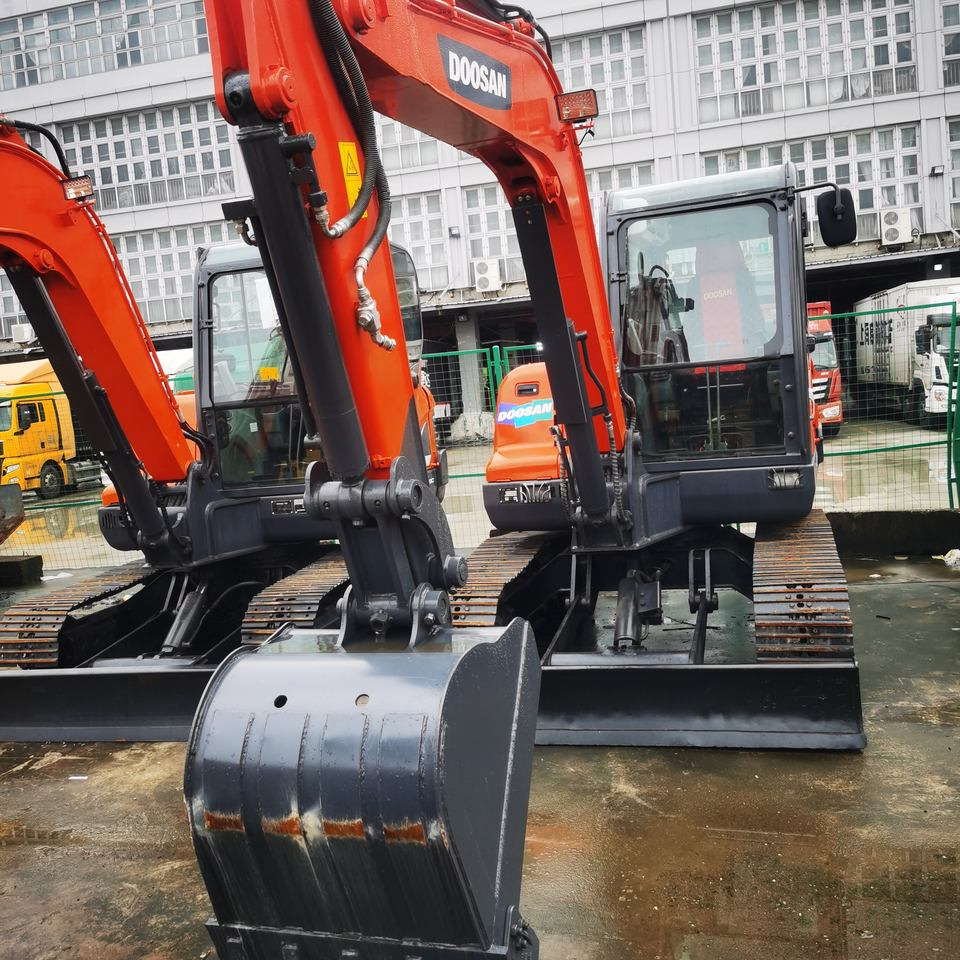 Used Original Japan Mini Shanghai Excavator Doosan DX60 Excavator 95% New Low Price High Quality Selling Doosan DX-60 Doosan 60 - Міні-екскаватор: фото 1 Used Original Japan Mini Shanghai Excavator Doosan DX60 Excavator 95% New Low Price High Quality Selling Doosan DX-60 Doosan 60 - Міні-екскаватор: фото 1