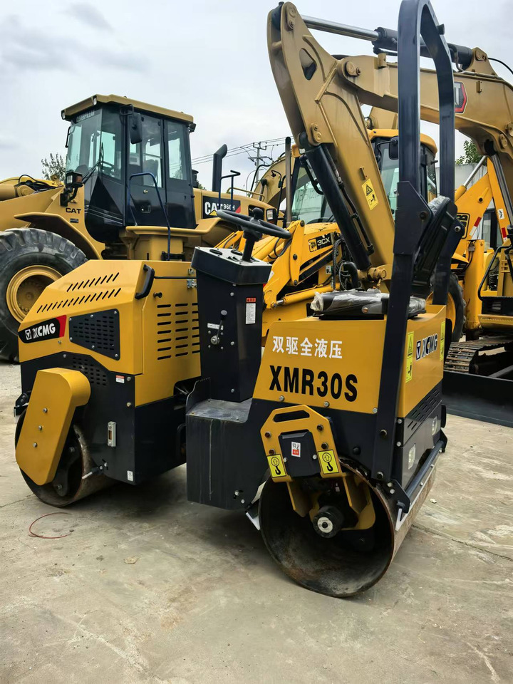 XCMG XMR30S - Каток: фото 3 XCMG XMR30S - Каток: фото 3