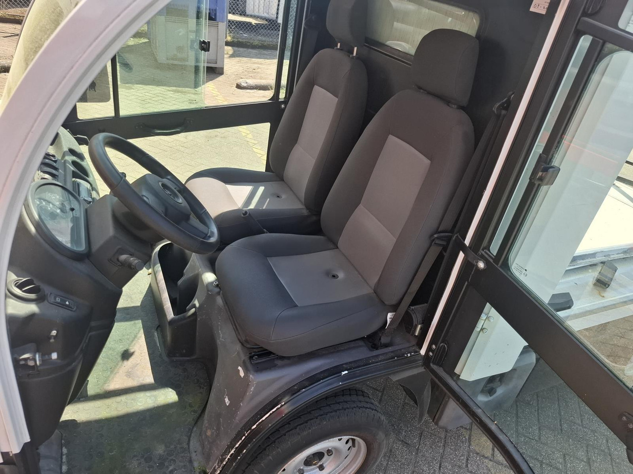 Aixam Mega E-Worker Elektrische Bakwagen RK-437-P - Гольф-кар: фото 2 Aixam Mega E-Worker Elektrische Bakwagen RK-437-P - Гольф-кар: фото 2