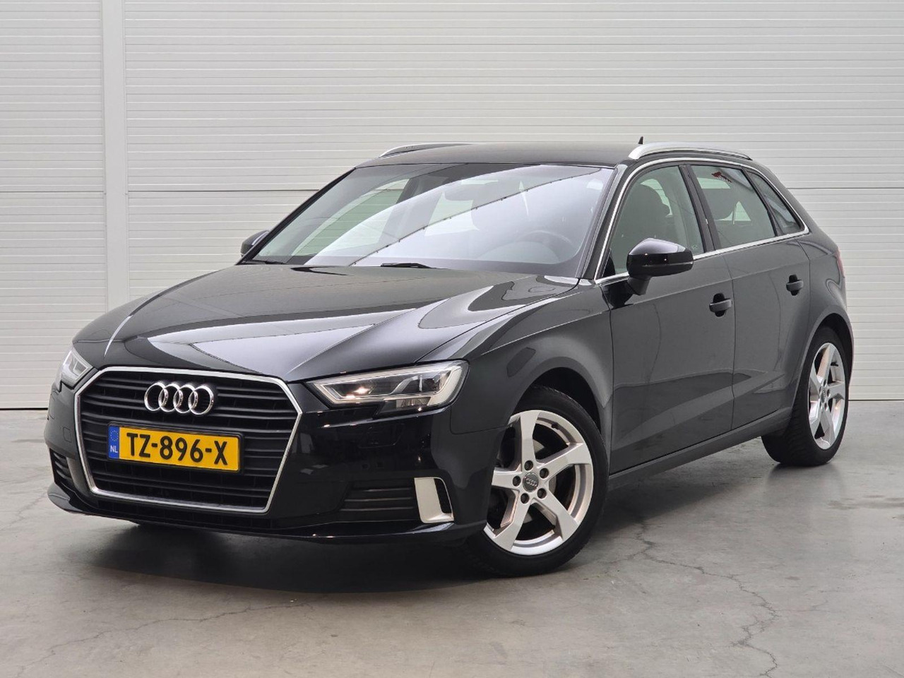 Audi A3 Sportback 30 TFSI Sport Lease Edition | 2018 | 121.664 km | Automaat | TZ896X | NAP: Logisch - Хетчбек: фото 1 Audi A3 Sportback 30 TFSI Sport Lease Edition | 2018 | 121.664 km | Automaat | TZ896X | NAP: Logisch - Хетчбек: фото 1
