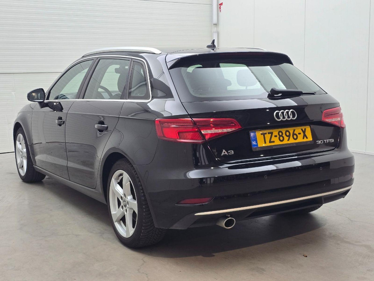 Audi A3 Sportback 30 TFSI Sport Lease Edition | 2018 | 121.664 km | Automaat | TZ896X | NAP: Logisch - Хетчбек: фото 3 Audi A3 Sportback 30 TFSI Sport Lease Edition | 2018 | 121.664 km | Automaat | TZ896X | NAP: Logisch - Хетчбек: фото 3