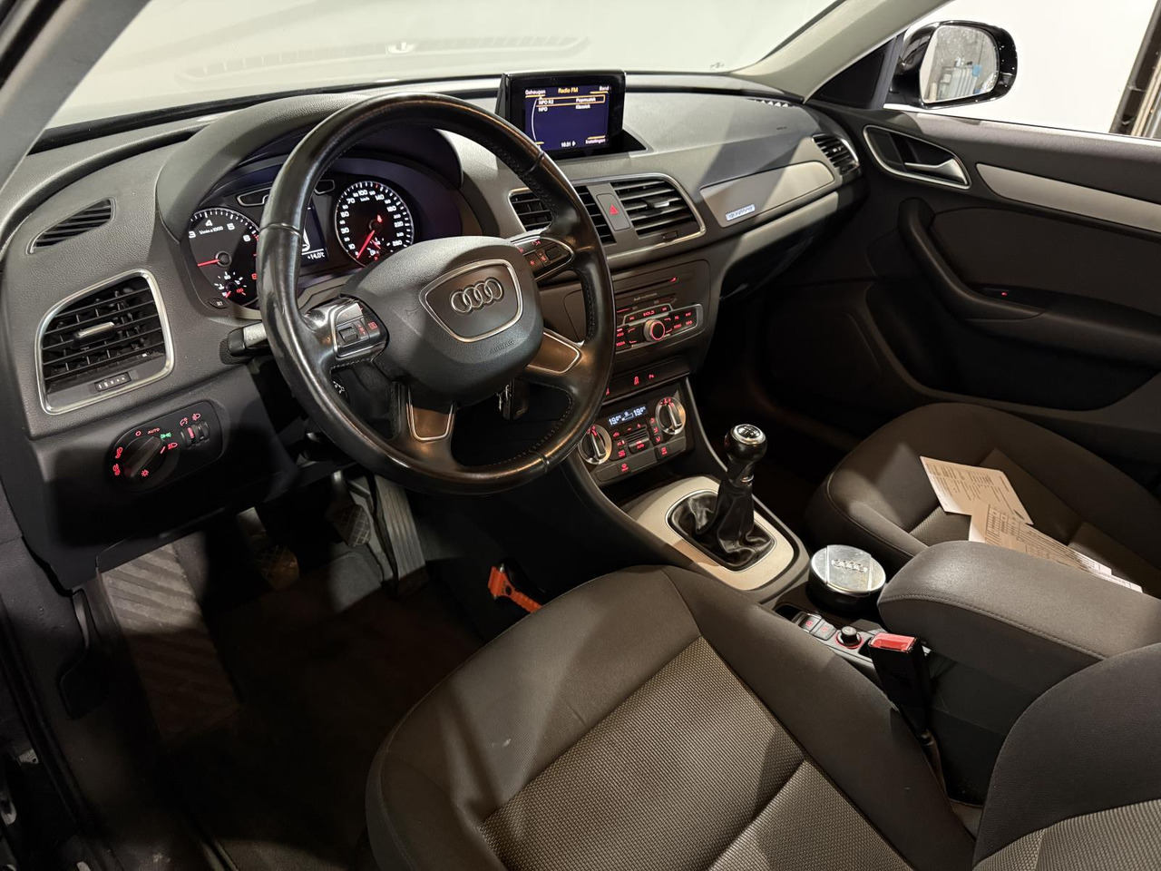 Audi | Q3 | 2.0 TFSI quattro Pro Line | 2012 | 204.122 km | 19XDP6 | Logisch - Позашляховик: фото 5 Audi | Q3 | 2.0 TFSI quattro Pro Line | 2012 | 204.122 km | 19XDP6 | Logisch - Позашляховик: фото 5