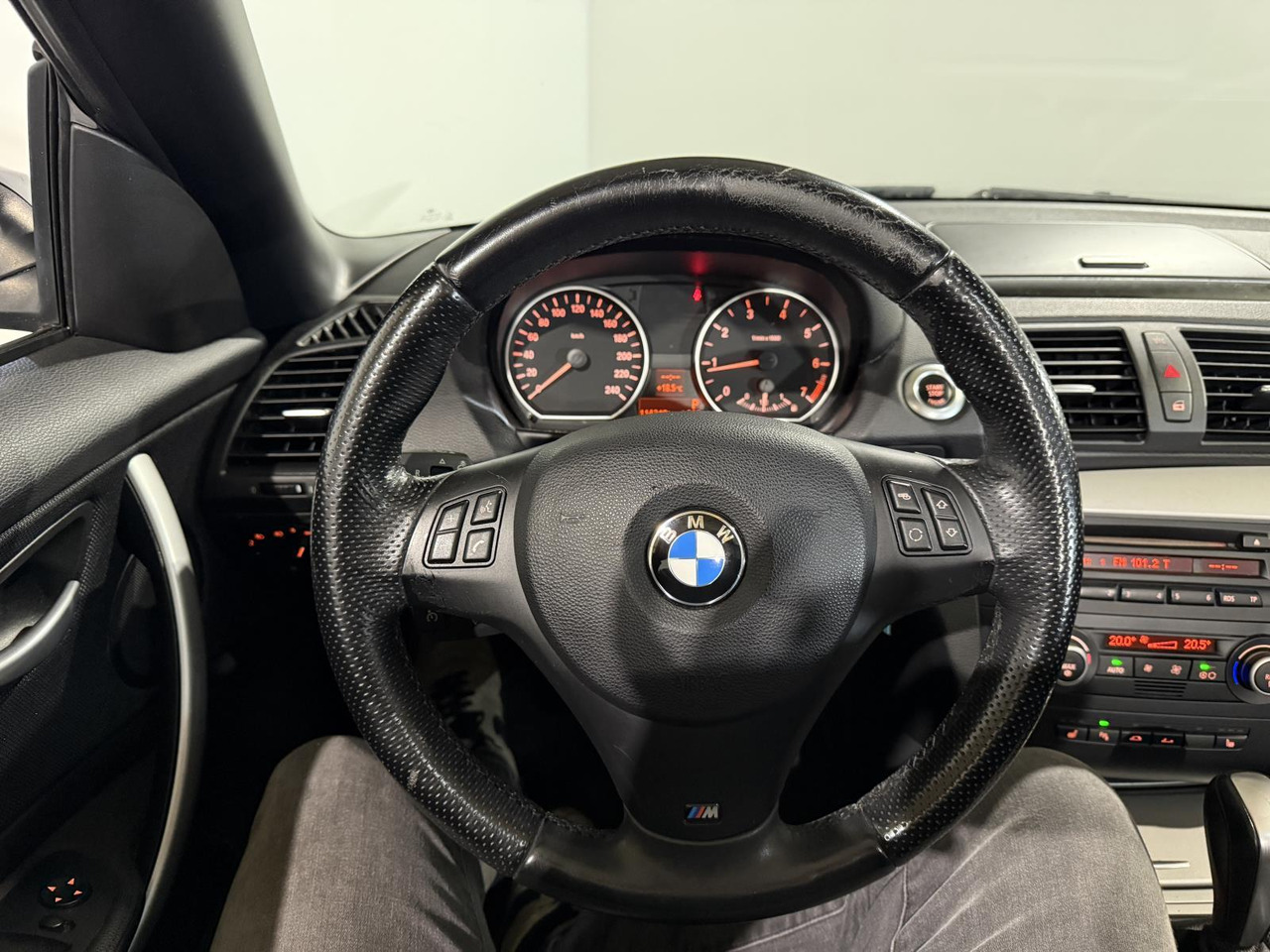 BMW | 1-serie Cabrio | 118i High Executive | 2009 | 114.310 km | 43HZT4 | Logisch - Легковий автомобіль: фото 5 BMW | 1-serie Cabrio | 118i High Executive | 2009 | 114.310 km | 43HZT4 | Logisch - Легковий автомобіль: фото 5