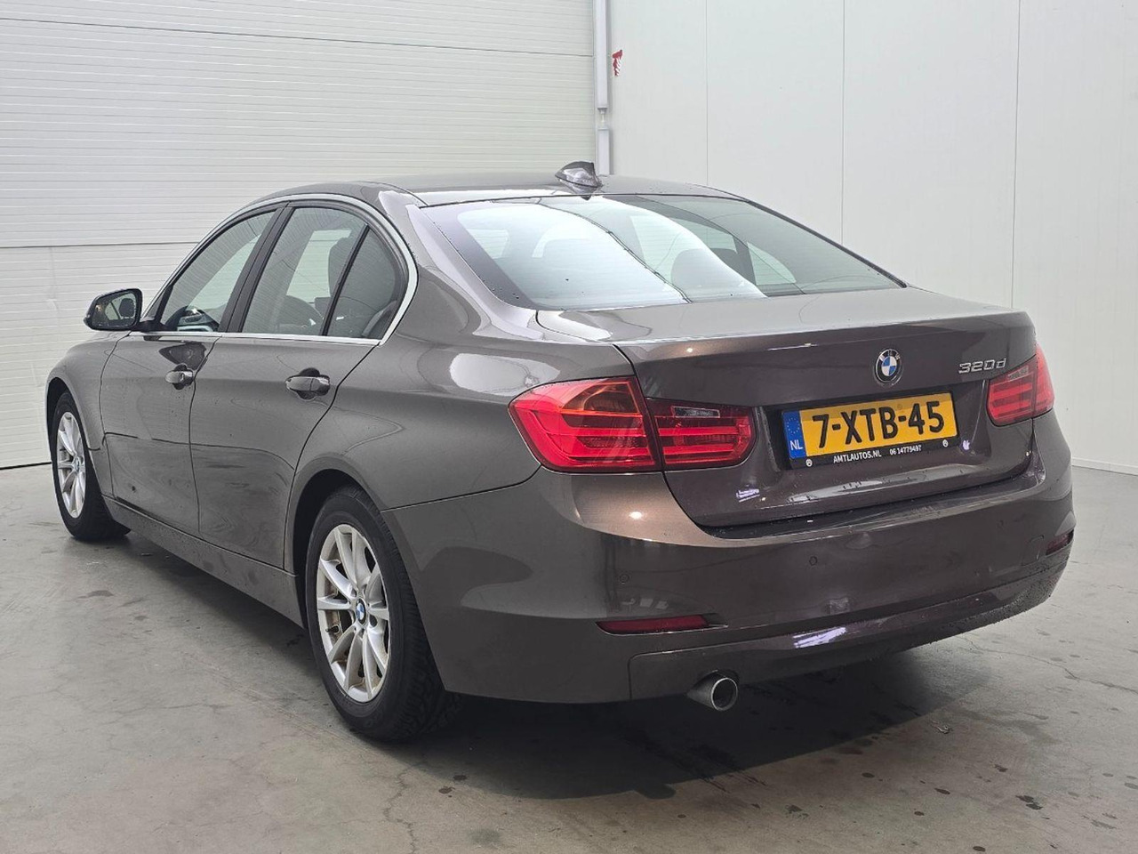 BMW 3-serie 320d EfficientDynamics Edition High Executive | 2014 | 300.611 km | Automaat | 7XTB45 | NAP: Logisch - Седан: фото 3 BMW 3-serie 320d EfficientDynamics Edition High Executive | 2014 | 300.611 km | Automaat | 7XTB45 | NAP: Logisch - Седан: фото 3