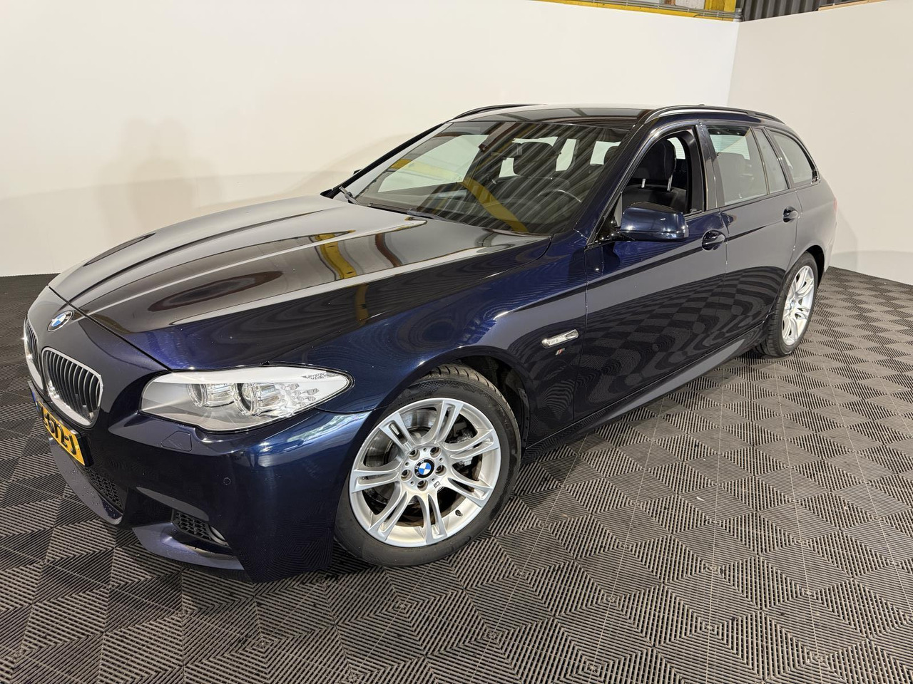 BMW | 5-serie Touring | 520d High Executive | 2011 | 320.778 km | TZ672J | Geen oordeel - Легковий автомобіль: фото 1 BMW | 5-serie Touring | 520d High Executive | 2011 | 320.778 km | TZ672J | Geen oordeel - Легковий автомобіль: фото 1