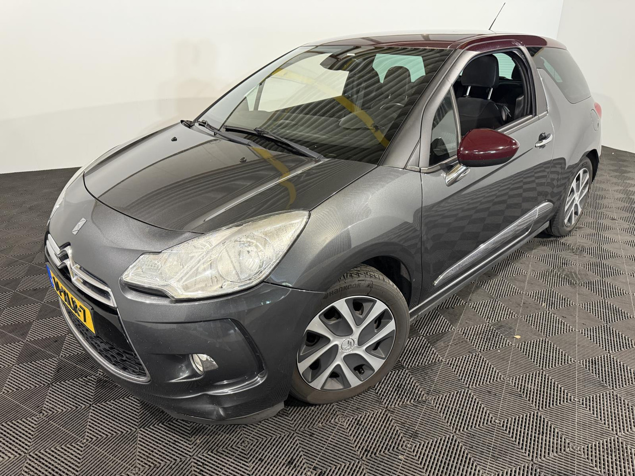 Citroen DS3 1.6 e-HDi So Chic | 2012 | 277.448 km | 14-XLR-7 - Хетчбек: фото 1 Citroen DS3 1.6 e-HDi So Chic | 2012 | 277.448 km | 14-XLR-7 - Хетчбек: фото 1