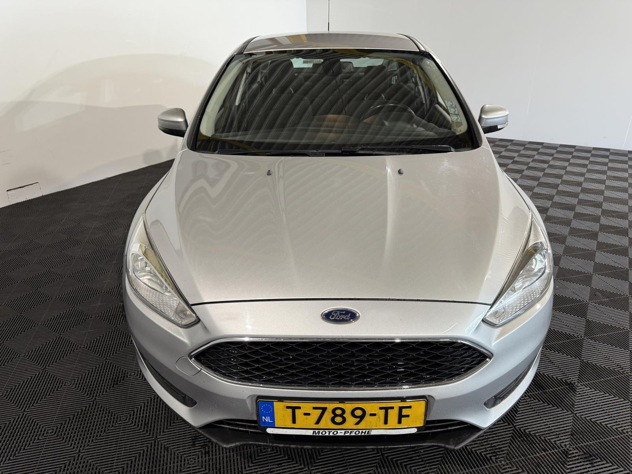 Ford Focus 1.0 Trend Edition 2015 206.005 km T-789-TF - Седан: фото 2 Ford Focus 1.0 Trend Edition 2015 206.005 km T-789-TF - Седан: фото 2