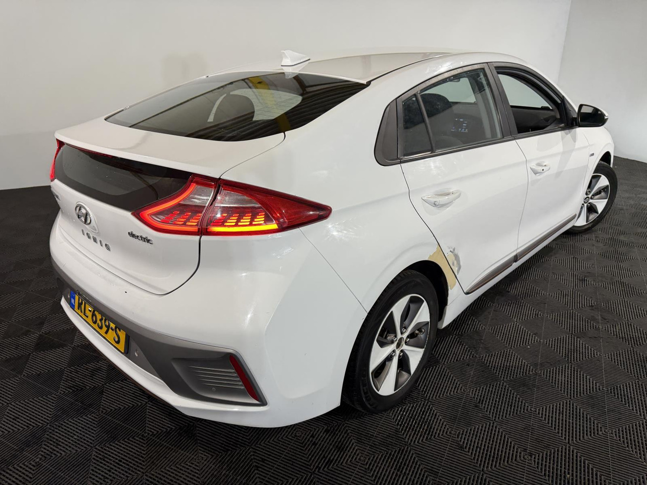 Kia | Stonic | 1.0 T-GDi DynamicLine | 2018 | 230.603 km | RL369S | Logisch - Позашляховик: фото 4 Kia | Stonic | 1.0 T-GDi DynamicLine | 2018 | 230.603 km | RL369S | Logisch - Позашляховик: фото 4