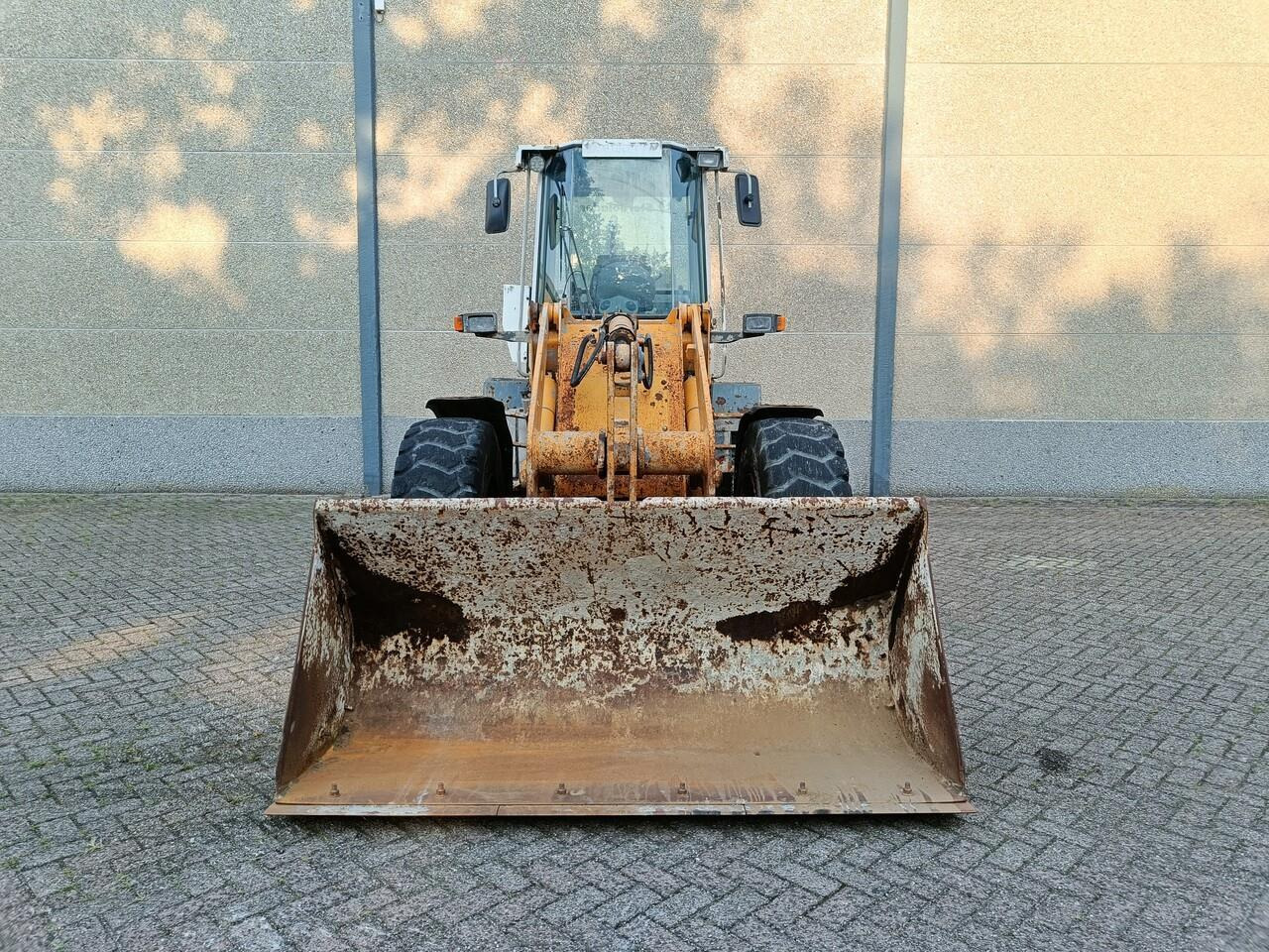 Liebherr L514 Shovel - Колісний навантажувач: фото 2 Liebherr L514 Shovel - Колісний навантажувач: фото 2