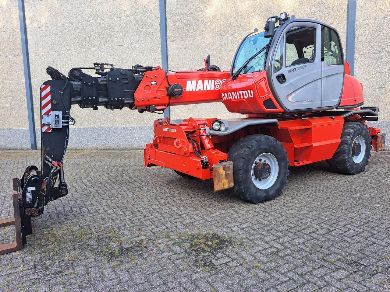 Manitou MRT 2150+ Privilege All-Terrain Roterende Verreiker (2015) - Навантажувач телескопічний: фото 2 Manitou MRT 2150+ Privilege All-Terrain Roterende Verreiker (2015) - Навантажувач телескопічний: фото 2