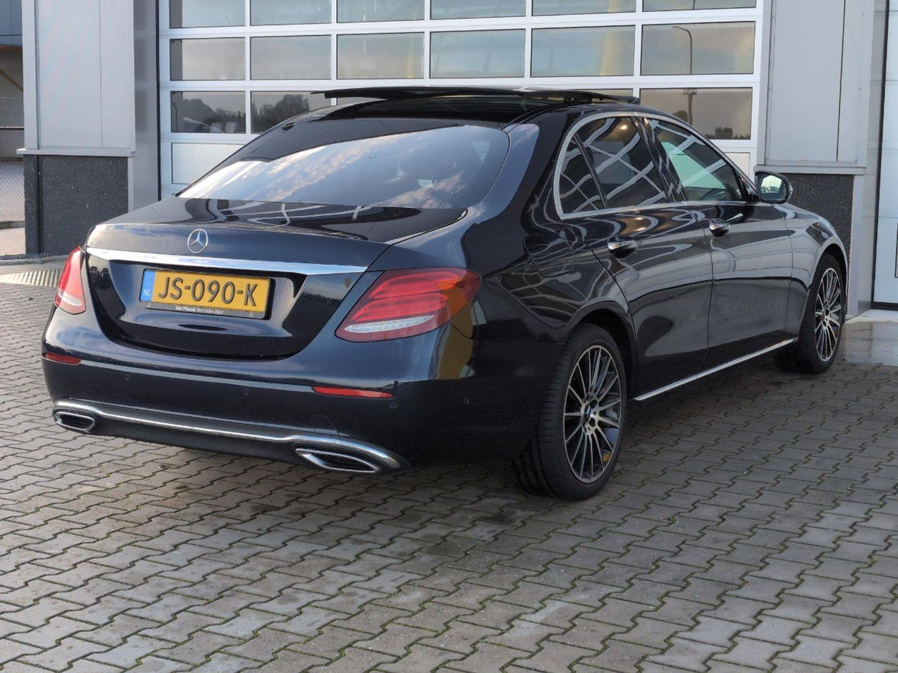 Mercedes-Benz E-klasse 220 d Lease Edition Prestige Plus | 2016 | 286.876 km | Automaat | JS090K | NAP: Logisch - Седан: фото 4 Mercedes-Benz E-klasse 220 d Lease Edition Prestige Plus | 2016 | 286.876 km | Automaat | JS090K | NAP: Logisch - Седан: фото 4
