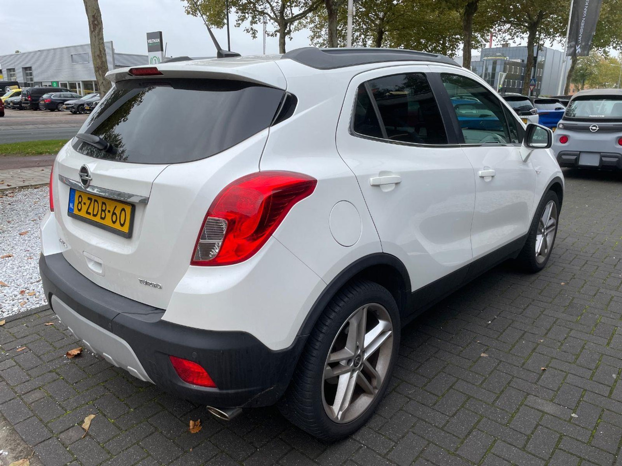 Opel Mokka 1.4 T Cosmo | 2014 | 98.606 km | 8ZDB60 | NAP: Logisch - Позашляховик: фото 4 Opel Mokka 1.4 T Cosmo | 2014 | 98.606 km | 8ZDB60 | NAP: Logisch - Позашляховик: фото 4
