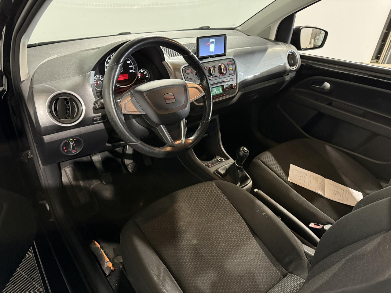 SEAT | Mii | 1.0 Style Sport | 2012 | 246.992 km | 87XVB7 | Logisch - Хетчбек: фото 4 SEAT | Mii | 1.0 Style Sport | 2012 | 246.992 km | 87XVB7 | Logisch - Хетчбек: фото 4