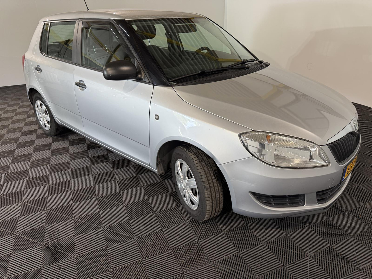 Skoda Fabia 1.2-12V Go | 2011 | 195.623 km | 83-RKB-4 - Хетчбек: фото 5 Skoda Fabia 1.2-12V Go | 2011 | 195.623 km | 83-RKB-4 - Хетчбек: фото 5