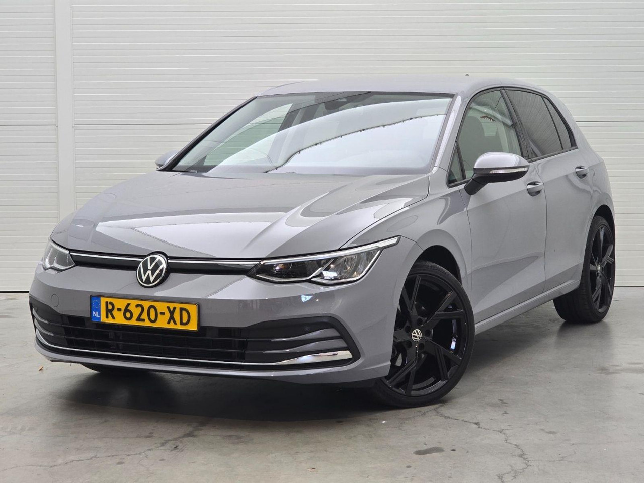 Volkswagen Golf 1.5 eTSI R - Line Business+ | 2022 | 46.250 km | Automaat | R620XD | NAP: Geen oordeel - Хетчбек: фото 1 Volkswagen Golf 1.5 eTSI R - Line Business+ | 2022 | 46.250 km | Automaat | R620XD | NAP: Geen oordeel - Хетчбек: фото 1