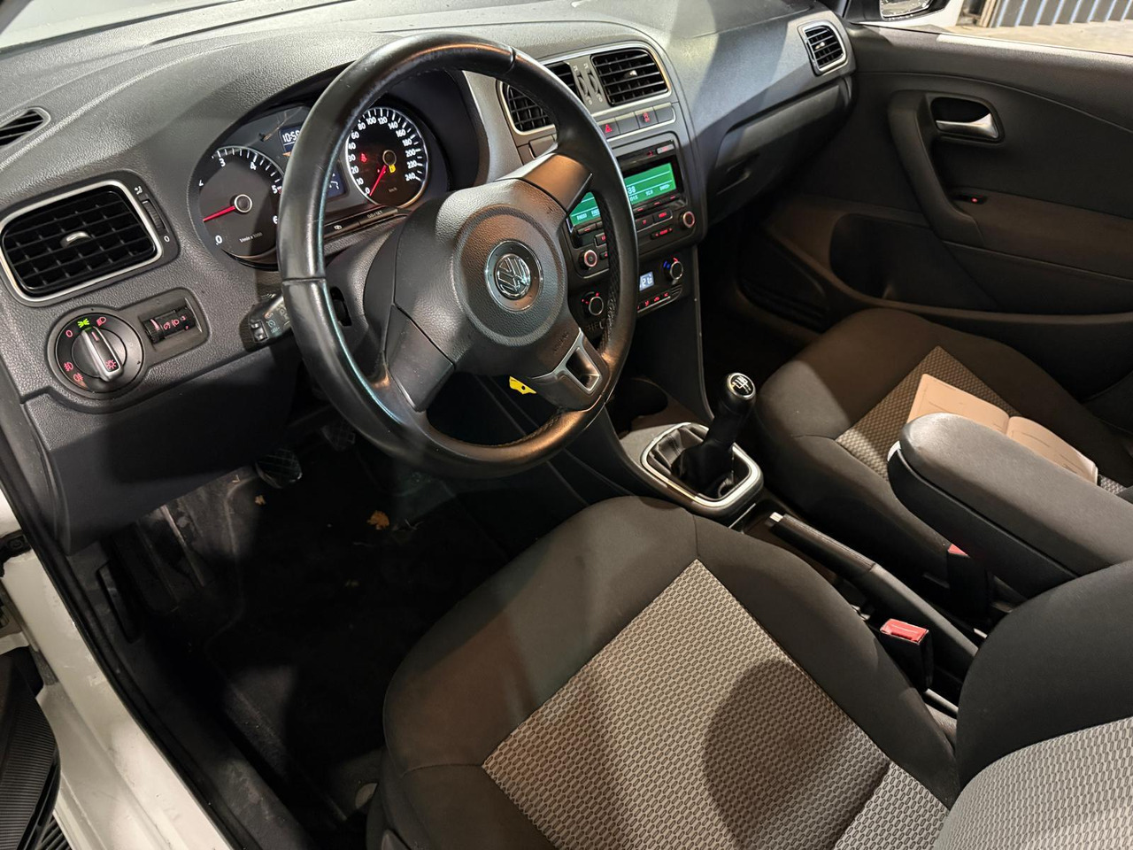 Volkswagen | Polo | 1.2 TDI BlueMotion Comfortline | 2012 | 234.632 km | 07THZ6 | Logisch - Хетчбек: фото 4 Volkswagen | Polo | 1.2 TDI BlueMotion Comfortline | 2012 | 234.632 km | 07THZ6 | Logisch - Хетчбек: фото 4