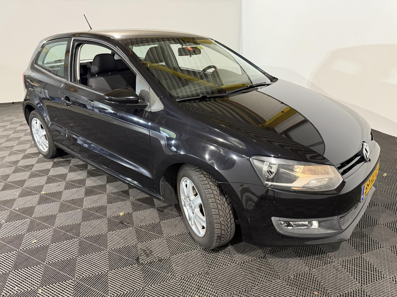Volkswagen | Polo | 1.2 TSI Comfortline | 2011 | 290.823 km | 89RLR3 | Logisch - Хетчбек: фото 3 Volkswagen | Polo | 1.2 TSI Comfortline | 2011 | 290.823 km | 89RLR3 | Logisch - Хетчбек: фото 3