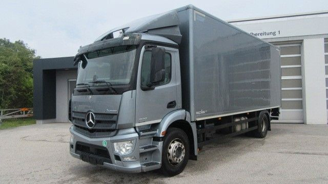 Mercedes-Benz Axor 1827L Koffer LBW - Вантажівка з закритим кузовом: фото 1 Mercedes-Benz Axor 1827L Koffer LBW - Вантажівка з закритим кузовом: фото 1