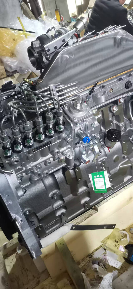 CUMMINS 6CTAA8.3-C215 - Легковий автомобіль: фото 1 CUMMINS 6CTAA8.3-C215 - Легковий автомобіль: фото 1