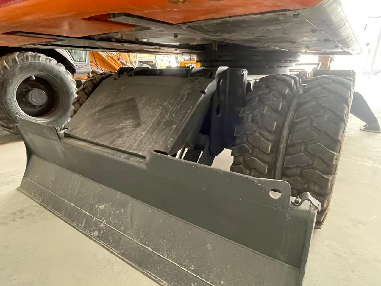 DOOSAN DX210 - Колісний екскаватор: фото 5 DOOSAN DX210 - Колісний екскаватор: фото 5