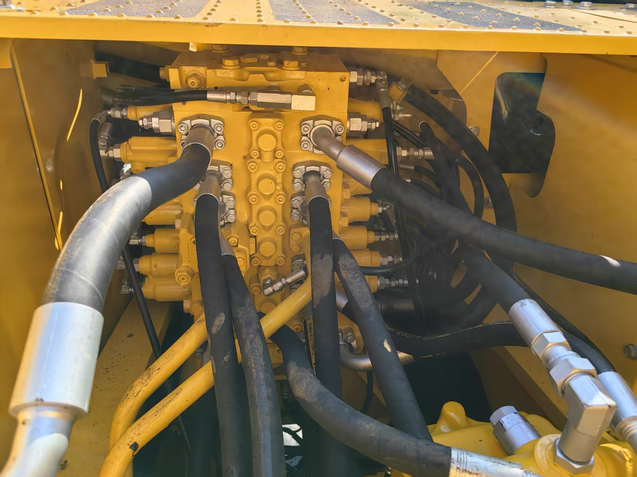 KOMATSU PC200-7 - Гусеничний екскаватор: фото 4 KOMATSU PC200-7 - Гусеничний екскаватор: фото 4