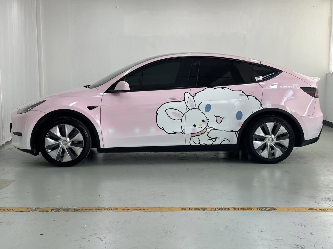 TESLA MODEL Y - Позашляховик: фото 2 TESLA MODEL Y - Позашляховик: фото 2