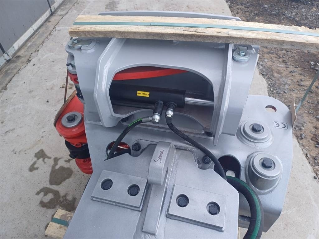 Bison 300pro Energiapuukoura - Грейфер в категорії Будівельна техніка: фото 3 Bison 300pro Energiapuukoura - Грейфер в категорії Будівельна техніка: фото 3