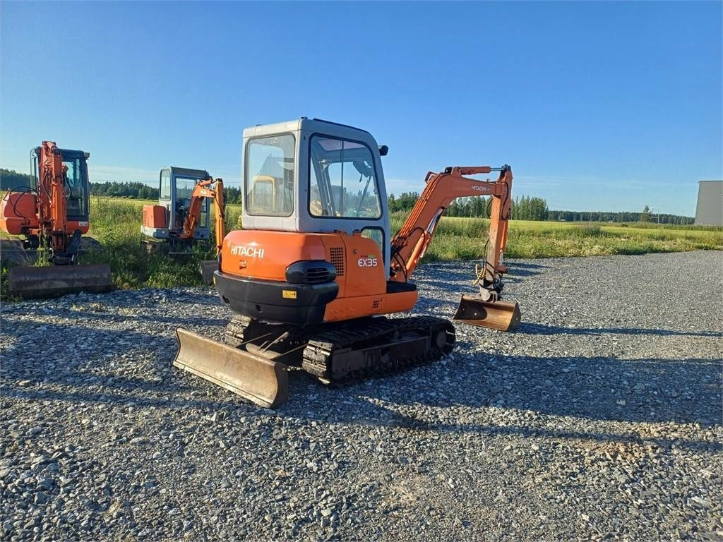 Hitachi EX35 kauhan kallistajalla - Міні-екскаватор: фото 5 Hitachi EX35 kauhan kallistajalla - Міні-екскаватор: фото 5