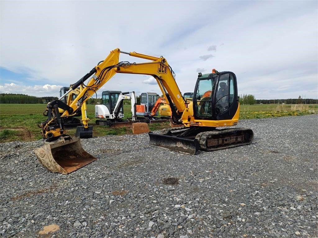 JCB 8080 Engconin pyörittäjällä - Міні-екскаватор: фото 1 JCB 8080 Engconin pyörittäjällä - Міні-екскаватор: фото 1