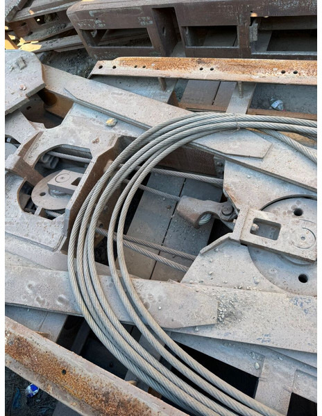 Liebherr Stein HT Diaphragm Wall Grab - Грейфер в категорії Будівельна техніка: фото 3 Liebherr Stein HT Diaphragm Wall Grab - Грейфер в категорії Будівельна техніка: фото 3