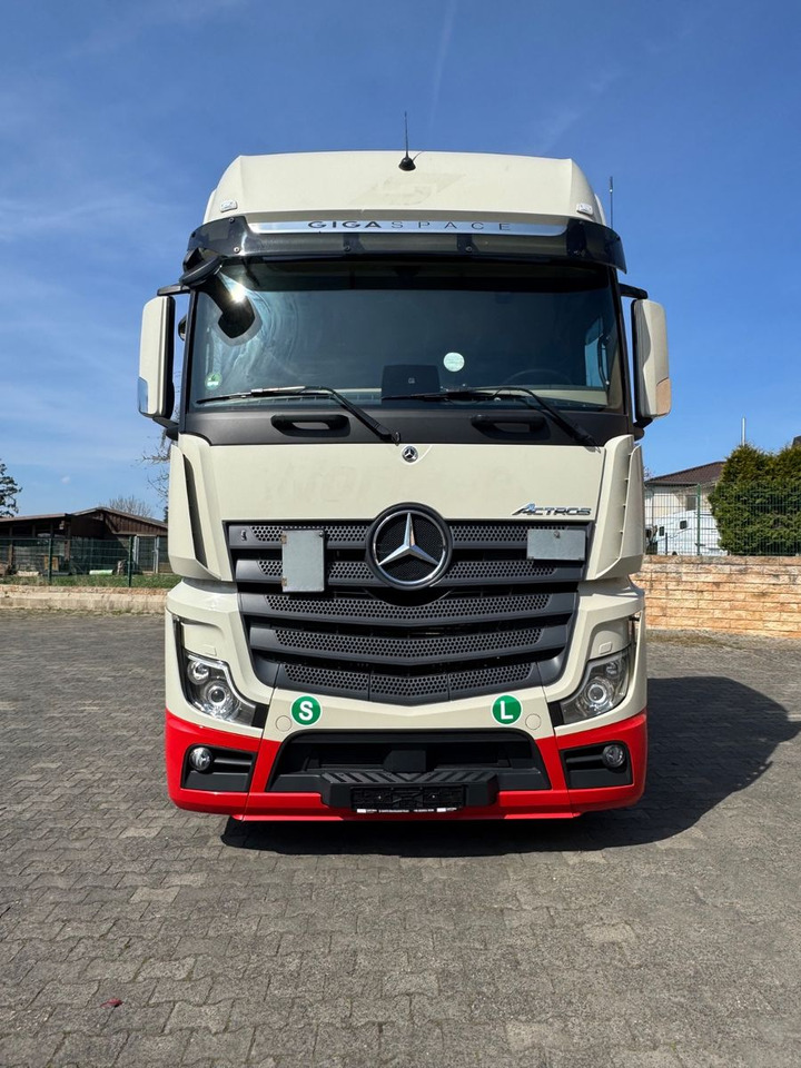 Mercedes-Benz Actros 1848/GIGA/Retarder/2xBett/2instock - Тягач: фото 2 Mercedes-Benz Actros 1848/GIGA/Retarder/2xBett/2instock - Тягач: фото 2