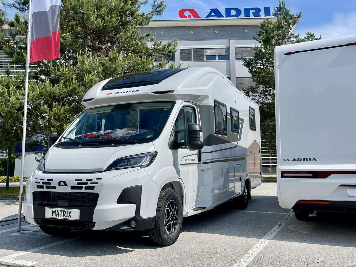 ADRIA Matrix 650 SL - Напівінтегрований автобудинок: фото 2 ADRIA Matrix 650 SL - Напівінтегрований автобудинок: фото 2