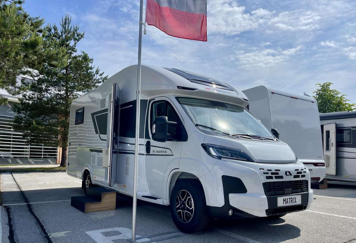 ADRIA Matrix Axess 650 SL - Напівінтегрований автобудинок: фото 2 ADRIA Matrix Axess 650 SL - Напівінтегрований автобудинок: фото 2