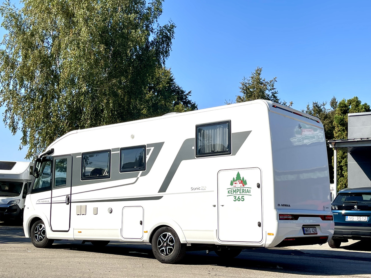 ADRIA Sonic Plus 700SL - Інтегрований автобудинок: фото 3 ADRIA Sonic Plus 700SL - Інтегрований автобудинок: фото 3