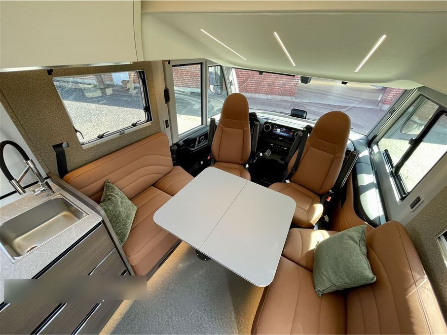 ADRIA Super Sonic 780 DC - Інтегрований автобудинок: фото 3 ADRIA Super Sonic 780 DC - Інтегрований автобудинок: фото 3
