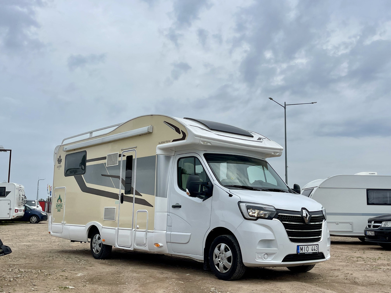 AHORN CAMP Alaska TD plus - Напівінтегрований автобудинок: фото 1 AHORN CAMP Alaska TD plus - Напівінтегрований автобудинок: фото 1