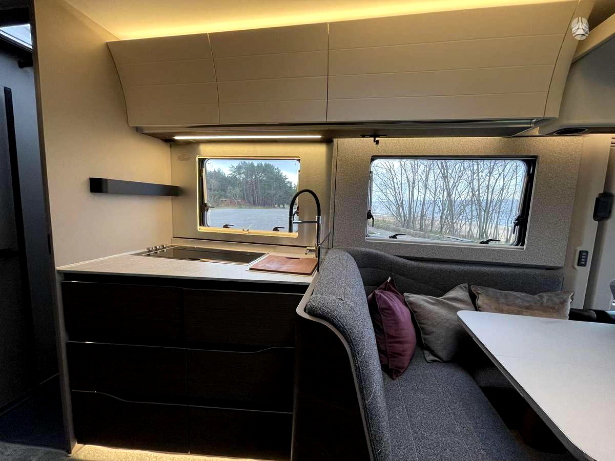 Adria Super Sonic 780 SL - Інтегрований автобудинок: фото 5 Adria Super Sonic 780 SL - Інтегрований автобудинок: фото 5
