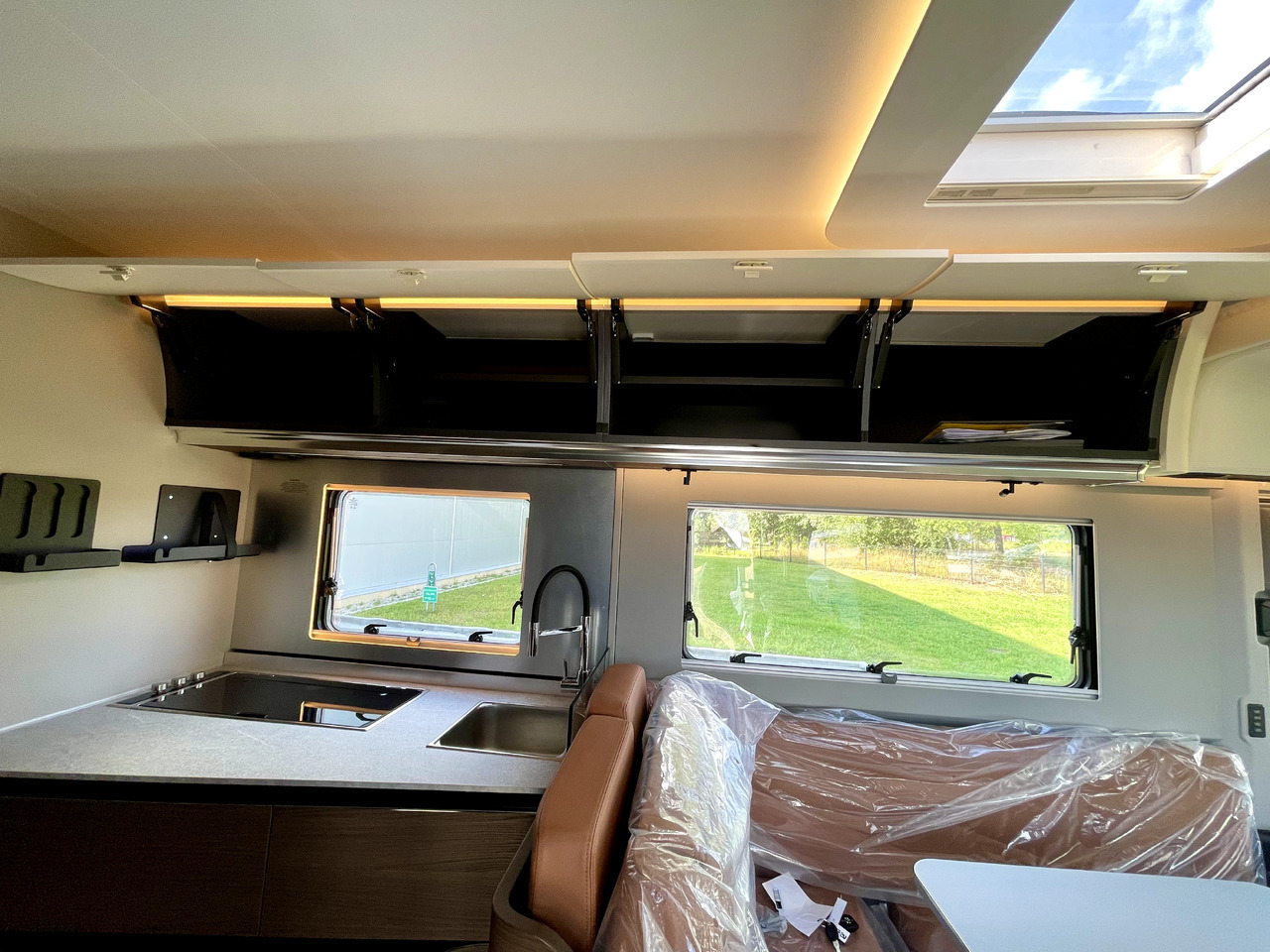 Adria Super Sonic 890 LC - Інтегрований автобудинок: фото 3 Adria Super Sonic 890 LC - Інтегрований автобудинок: фото 3