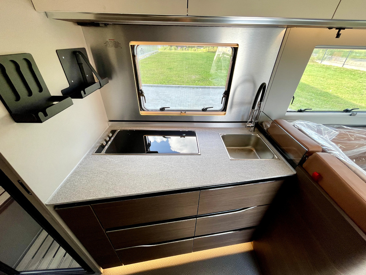 Adria Super Sonic 890 LC - Інтегрований автобудинок: фото 5 Adria Super Sonic 890 LC - Інтегрований автобудинок: фото 5