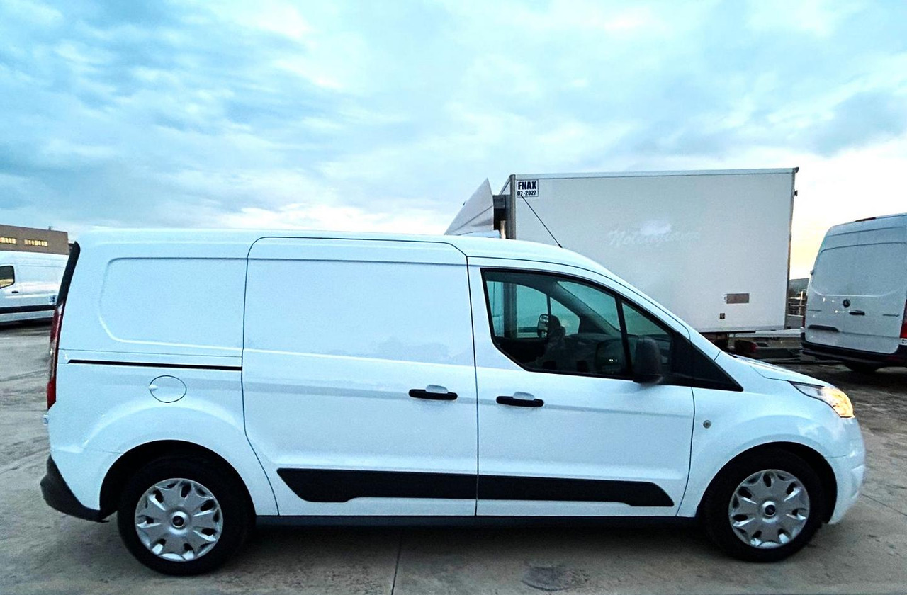 Ford Connect 1.6 TDCi 90 cv - Суцільнометалевий фургон: фото 4 Ford Connect 1.6 TDCi 90 cv - Суцільнометалевий фургон: фото 4