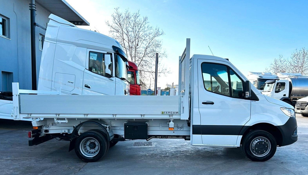 Mercedes 515 T 37/50 PRO Ribaltabile Tril. - Малотоннажний самоскид: фото 4 Mercedes 515 T 37/50 PRO Ribaltabile Tril. - Малотоннажний самоскид: фото 4