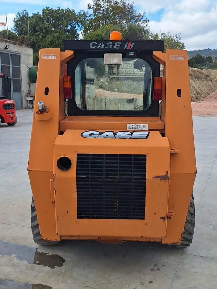 CASE 721 - Міні-навантажувач: фото 3 CASE 721 - Міні-навантажувач: фото 3