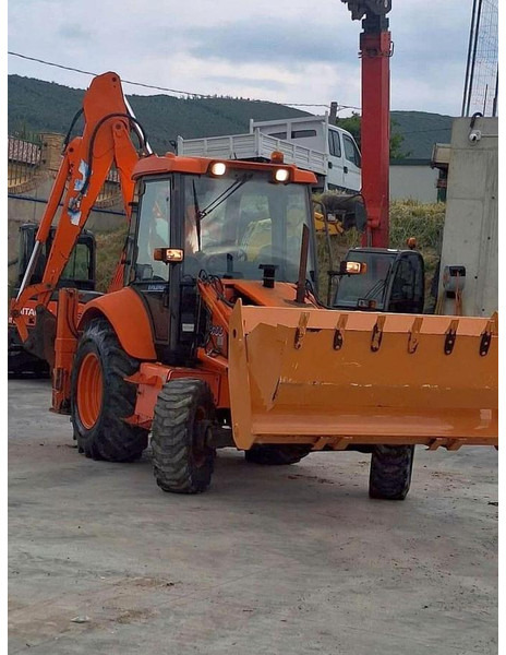 Fiat KOBELCO FB100 - Екскаватор-навантажувач: фото 1 Fiat KOBELCO FB100 - Екскаватор-навантажувач: фото 1