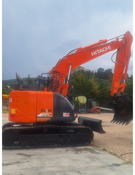 Hitachi ZX135US-6 - Екскаватор: фото 2 Hitachi ZX135US-6 - Екскаватор: фото 2