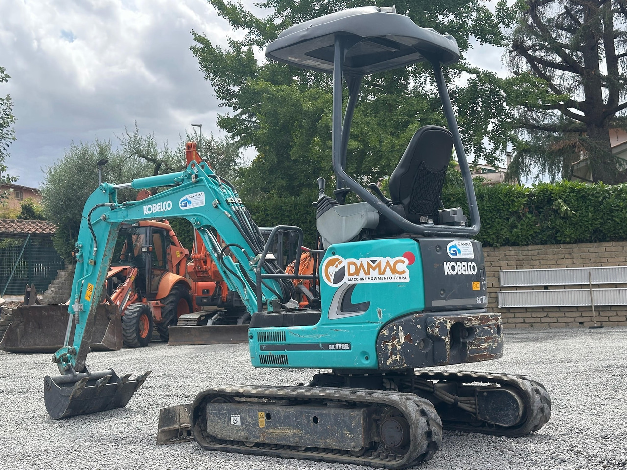 KOBELCO SK17SR-3E - Міні-екскаватор: фото 3 KOBELCO SK17SR-3E - Міні-екскаватор: фото 3