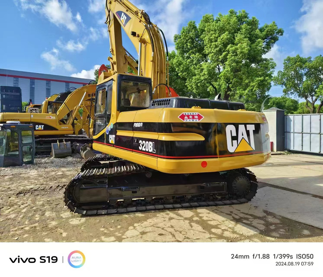CATERPILLAR 320BL - Гусеничний екскаватор: фото 1 CATERPILLAR 320BL - Гусеничний екскаватор: фото 1