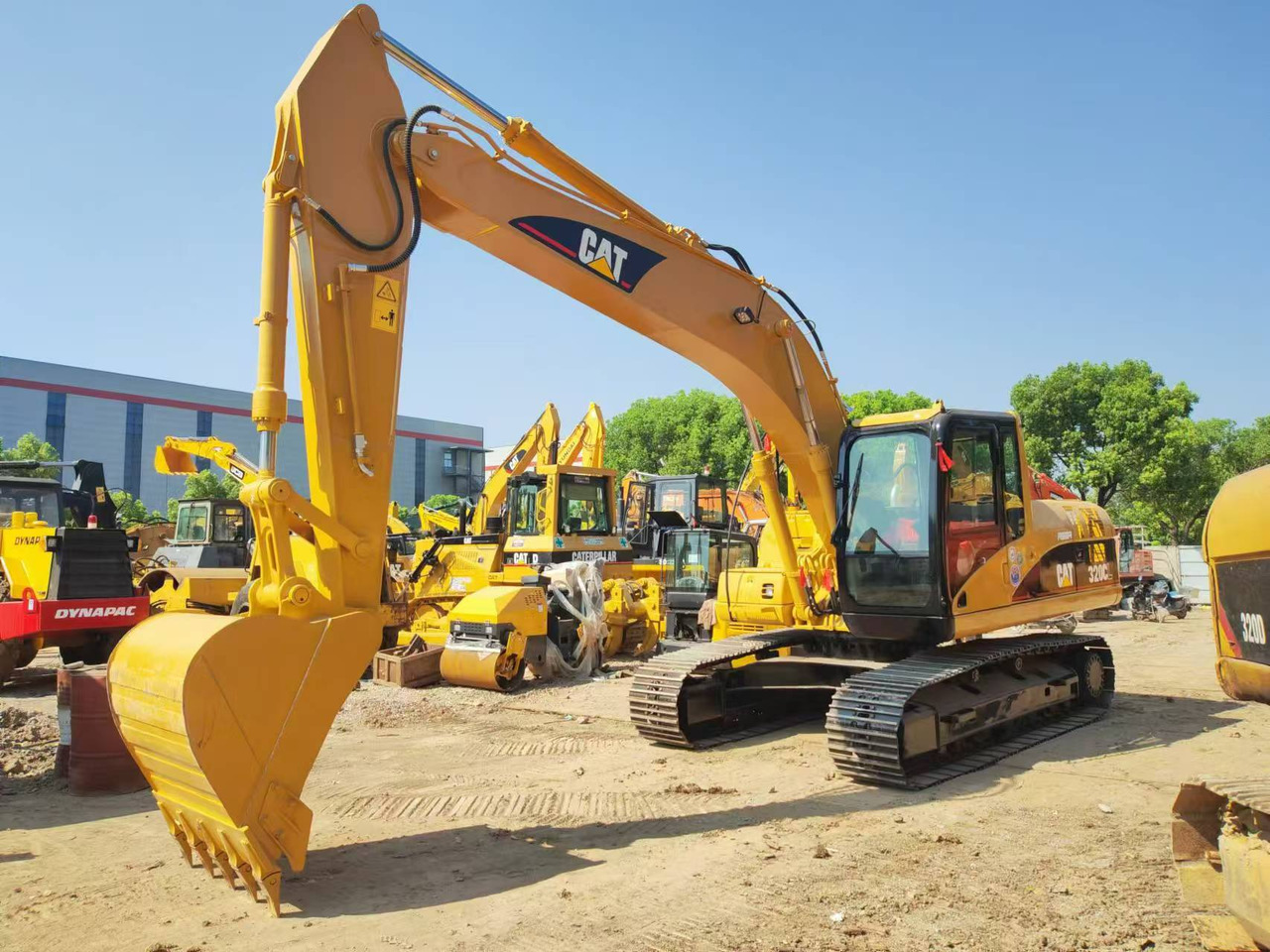 CATERPILLAR 320CL - Гусеничний екскаватор: фото 1 CATERPILLAR 320CL - Гусеничний екскаватор: фото 1