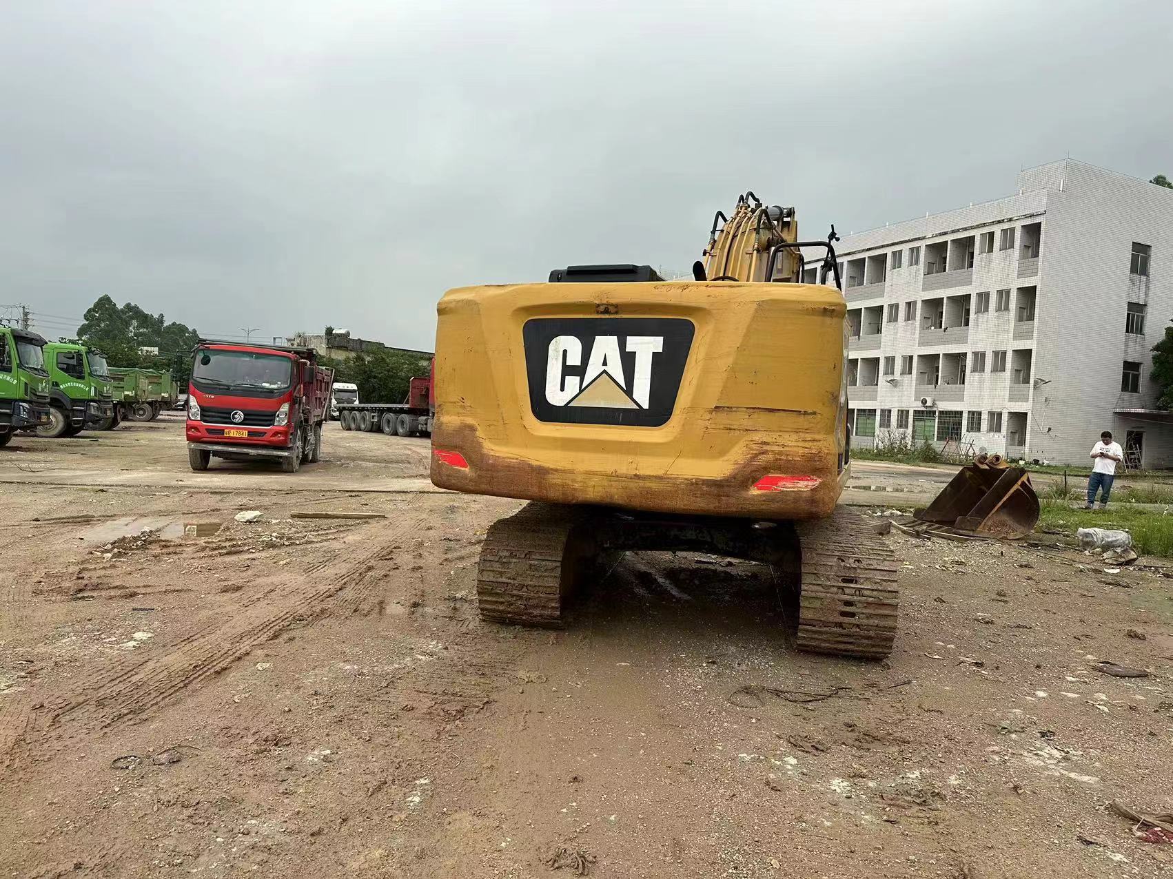 CATERPILLAR 320GC - Гусеничний екскаватор: фото 3 CATERPILLAR 320GC - Гусеничний екскаватор: фото 3