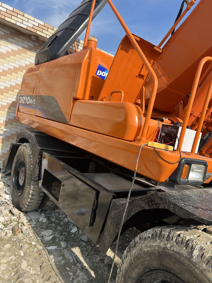 Колісний екскаватор DOOSAN DX210: фото 9 Колісний екскаватор DOOSAN DX210: фото 9